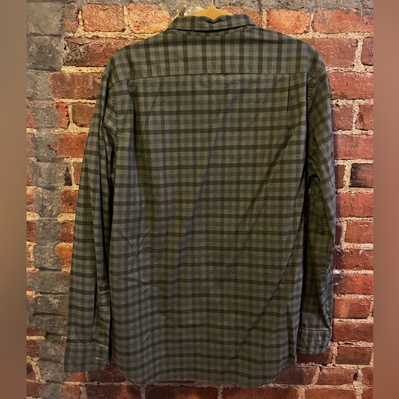 Michael Kors Men’s Button Down Shirt (M) - Picture 2 of 2